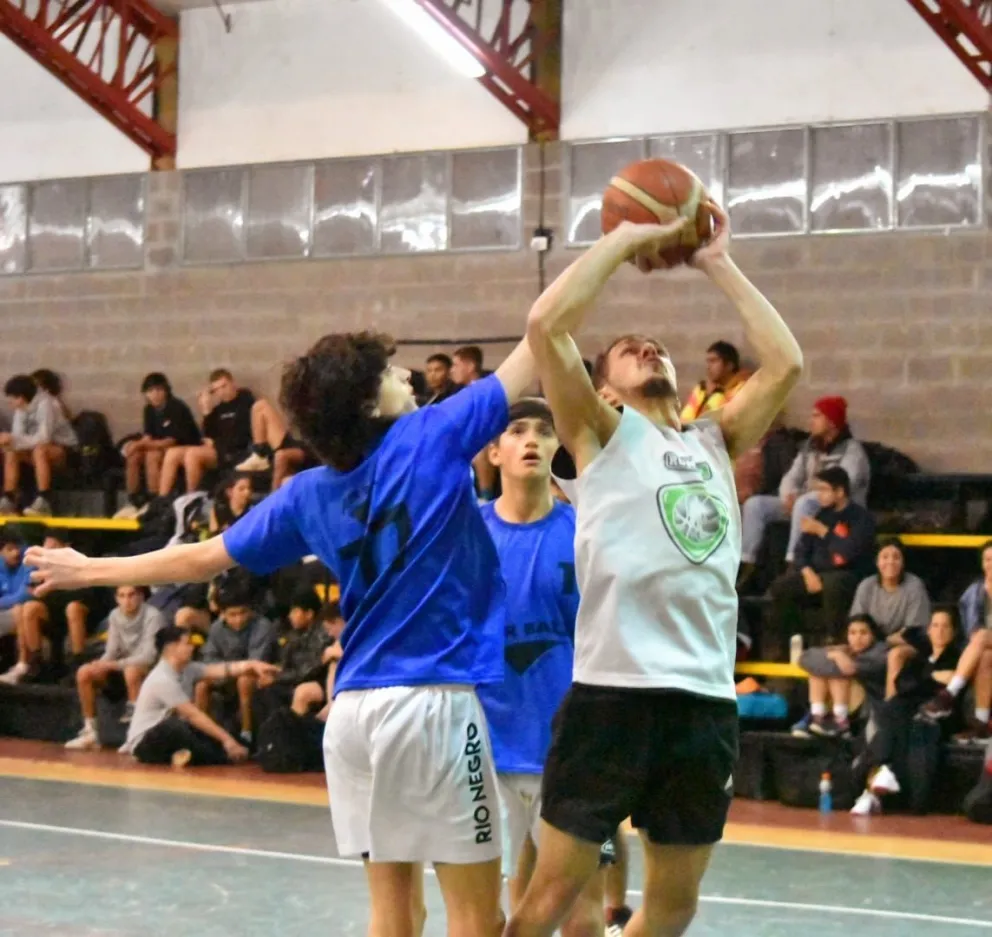 Fiesta de básquet 3x3 en el "Alberto Gabriel Icare"