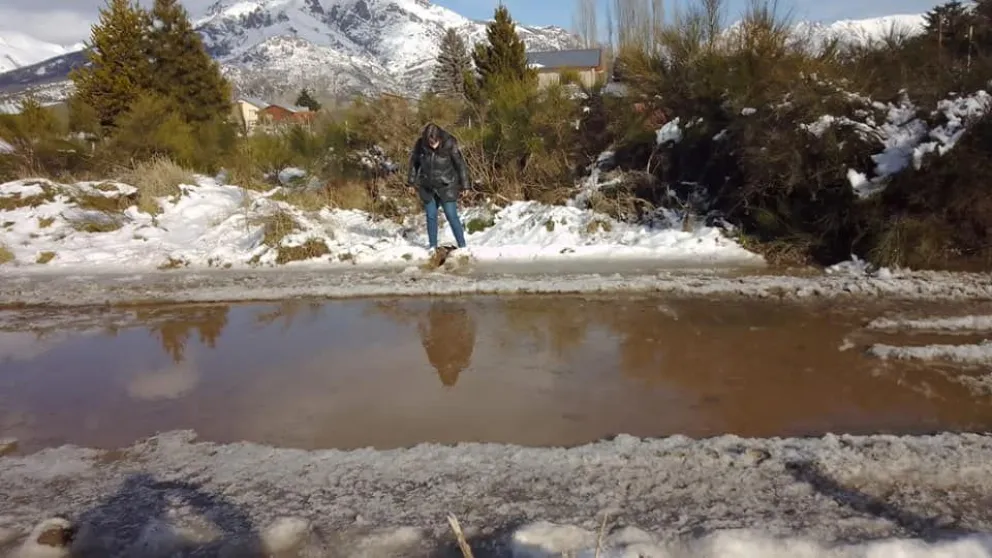 El paso del temporal de nieve dejó intransitables algunas conexiones internas de los barrios del Sur 