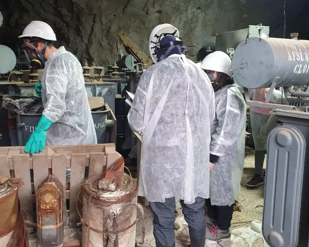 En Sierra Grande inspeccionaron transformadores vacíos de PCB
