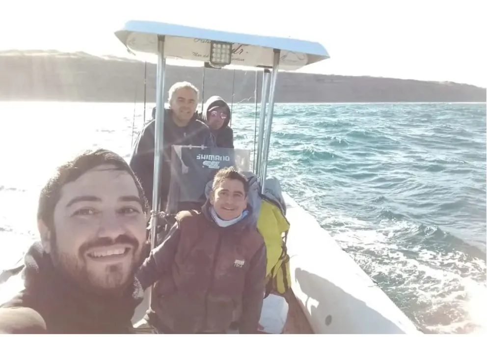Un viedmense trabaja en la preservación de los tiburones: temor por el peligro de extinción de ejemplares costeros