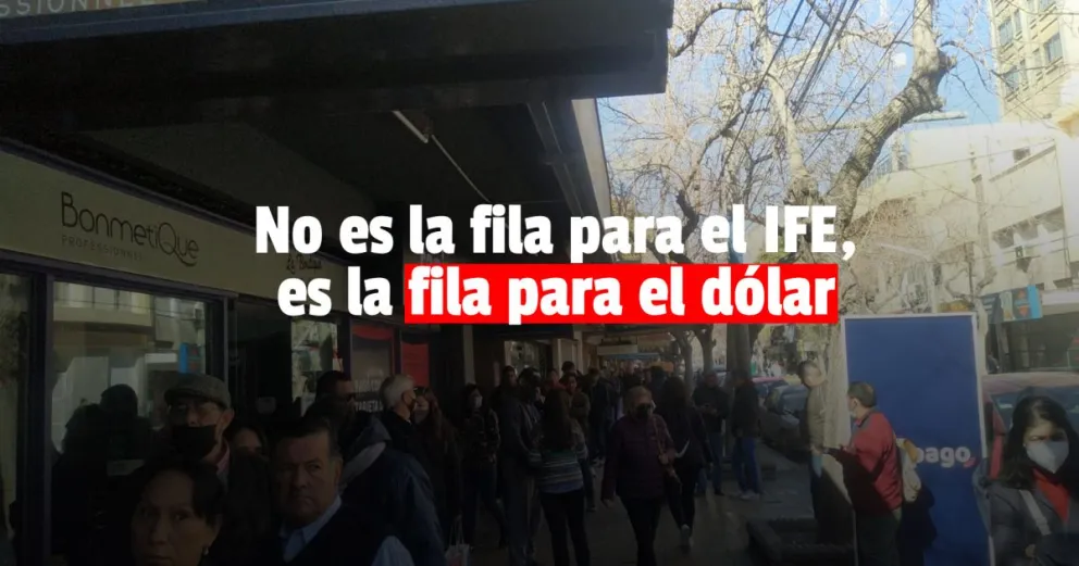Largas colas para comprar dólares en San Juan 
