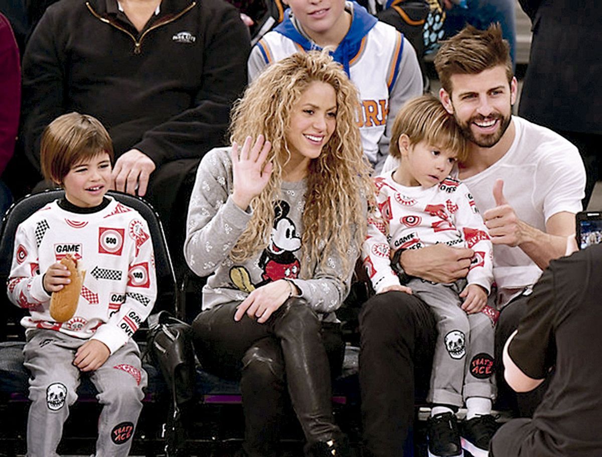Shakira, Gerard Piqué y sus hijos