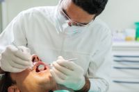 La suba del dólar complica a los odontólogos de la provincia 