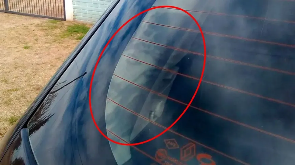 Vio a Jesús en el vidrio de su auto, le sacó una foto y se volvió viral