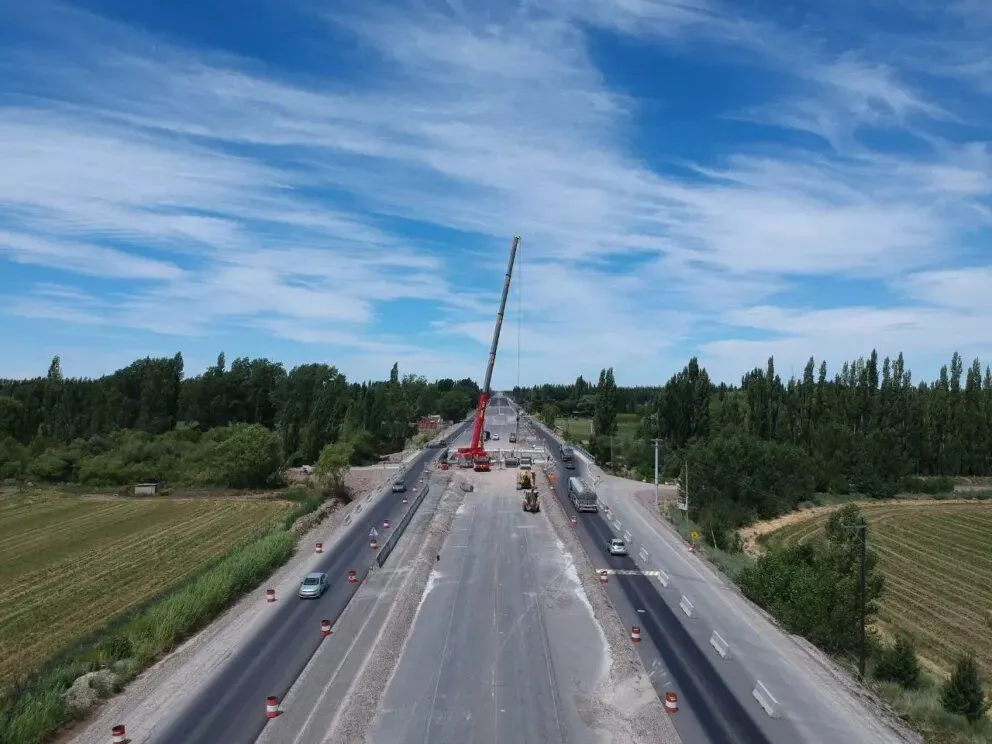 Ruta 22: No habrá puentes en los cruces de Roca y Cipolletti 