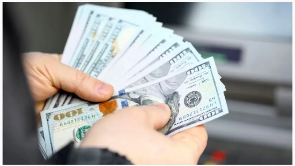Súper-cepo: ahora menos personas podrán comprar “dólar ahorro”