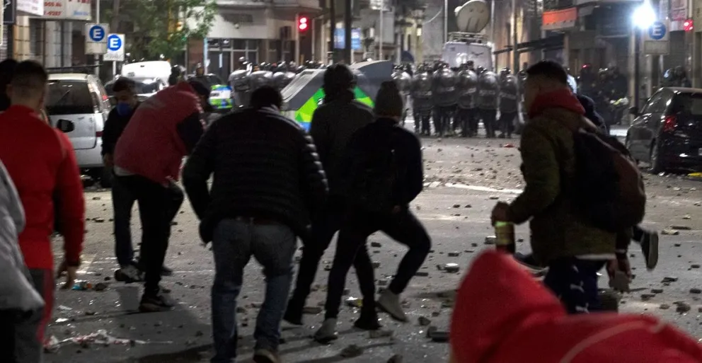 Se suspendió el partido entre Independiente y Atlético Tucumán por los disturbios en la sede el Rojo