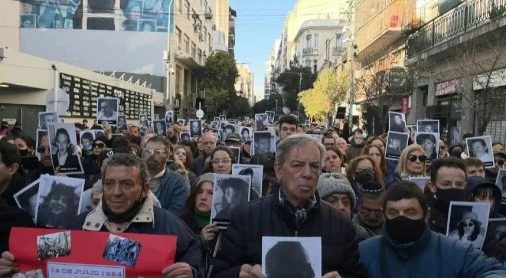 La AMIA y la DAIA lanzaron un comunicando en conjunto rechazando el informe del Mossad