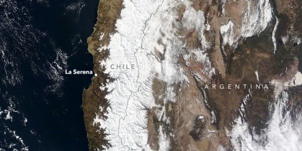 La NASA difundió imágenes asombrosas de la Cordillera de los Andes totalmente nevada