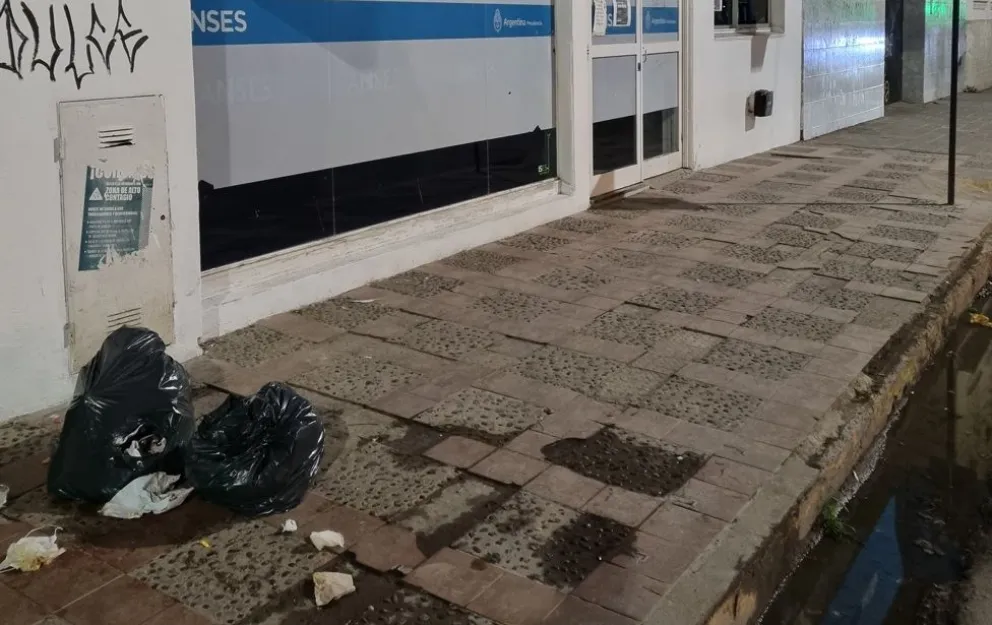 Aseguran que la ANSES Viedma incumple la norma de canastos domiciliarios