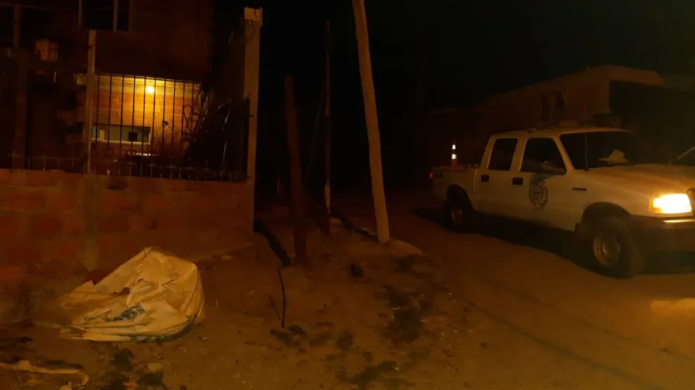 Le robó la mochila y lo hirió de un disparo en la rodilla 