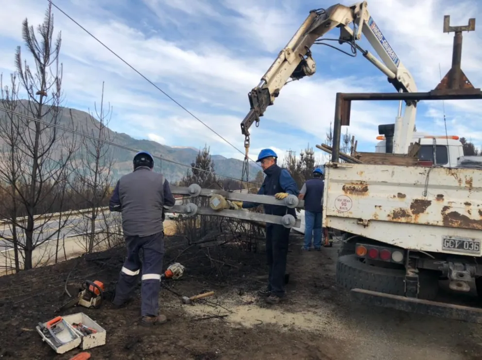 El Gobierno provincial continúa trabajando para restablecer la energía en la Comarca Andina
