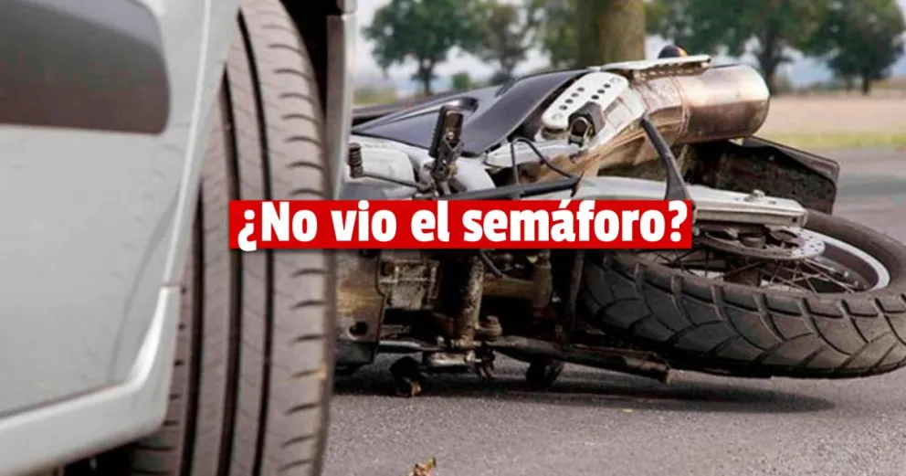 Una moto chocó contra un taxi en Rawson