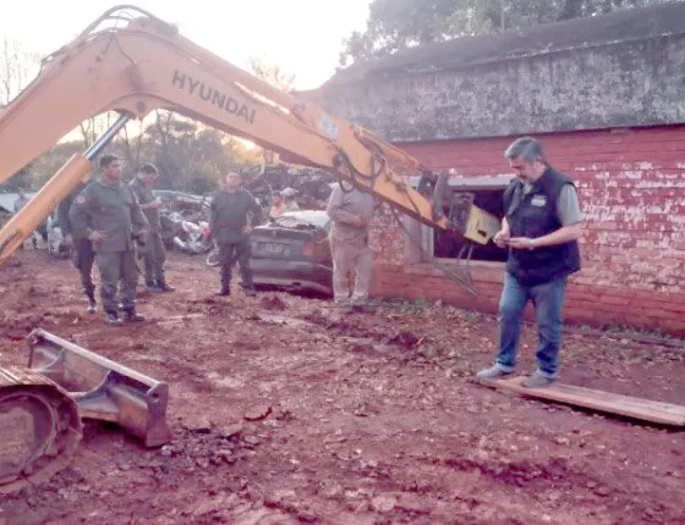 Caso Golemba: tras no hallarse rastros en la comisaría, seguirán las excavaciones en otras zonas predio