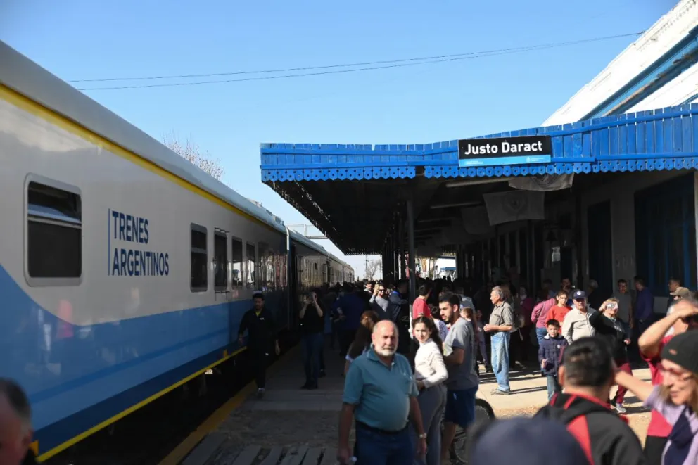 Llegó a la provincia el primer servicio regular Retiro-Justo Daract