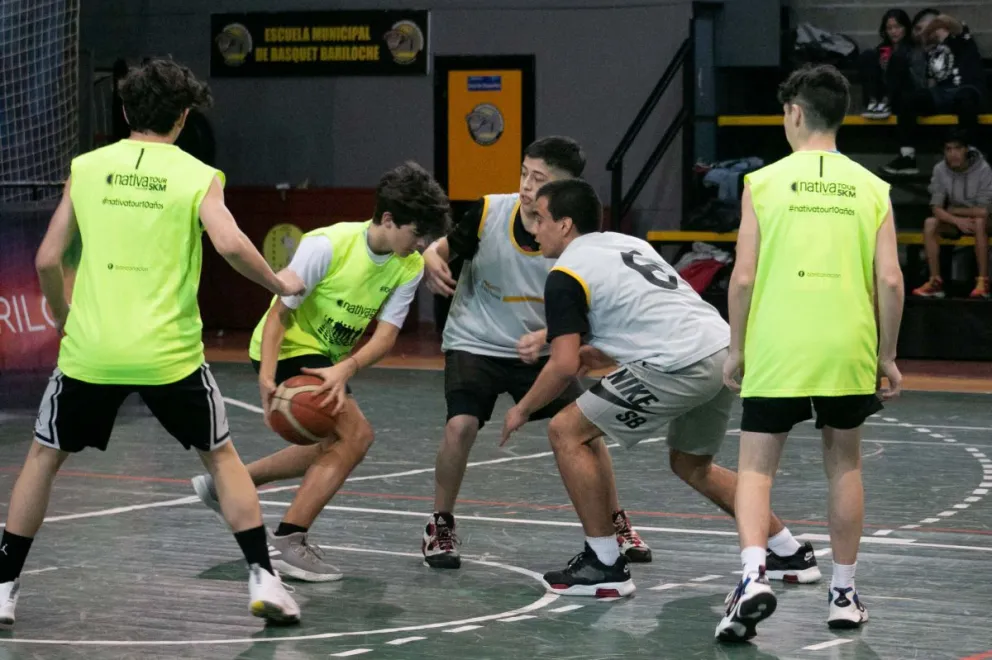 Culminó el torneo de básquet 3x3 que protagonizó las tardes en el Municipal 3