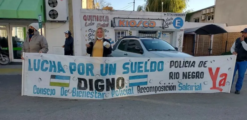 Policías se sumarán a las manifestaciones de este lunes