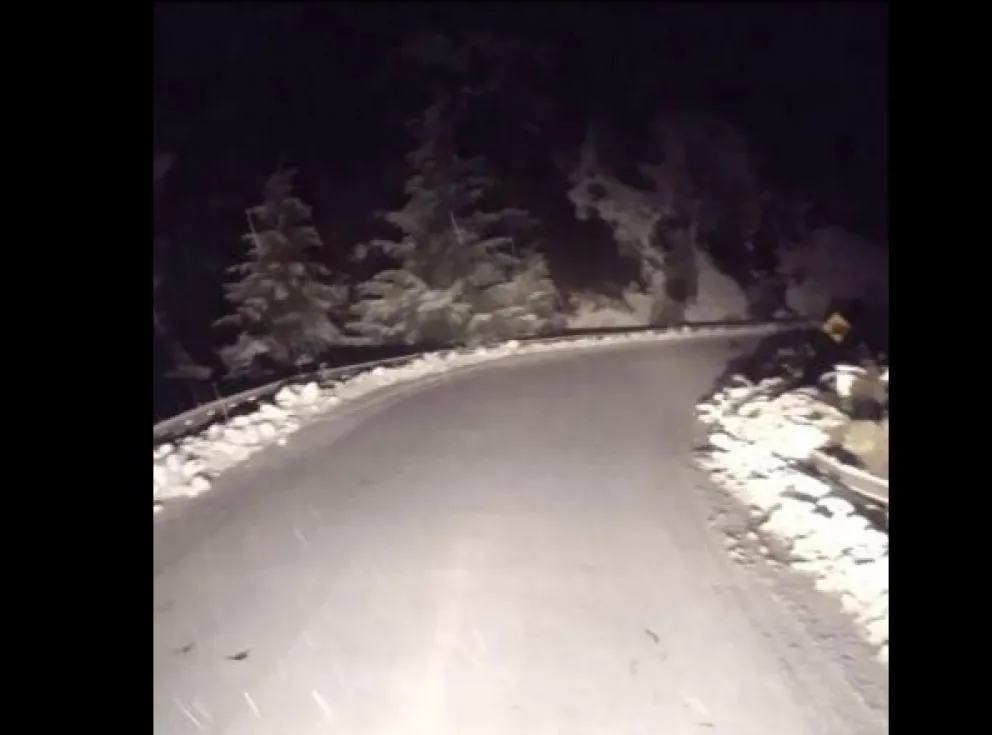 Piden transitar con extrema precaución en rutas 40 y 23 por presencia de hielo en calzada