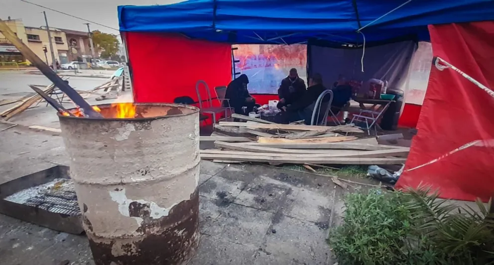 Los policías retirados no dan el brazo a torcer y reafirmaron los acampes