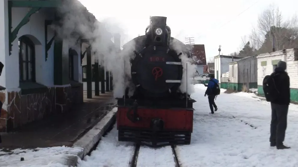 Dos trabajadores del Tren Patagónico están en terapia por una explosión