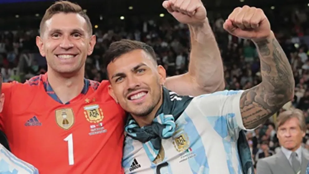 Paredes eliminó del grupo de Whatsapp de la Selección a Dibu Martinez y así reaccionó