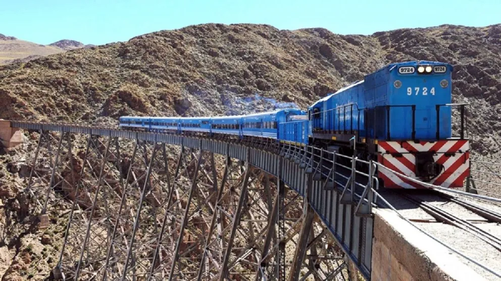 El Tren de las Nubes volvió a fallar y tuvieron que evacuar a 392 pasajeros