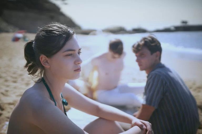 Crítica de "El acontecimiento", el film ganador de Venecia sobre el calvario de una joven que decide abortar