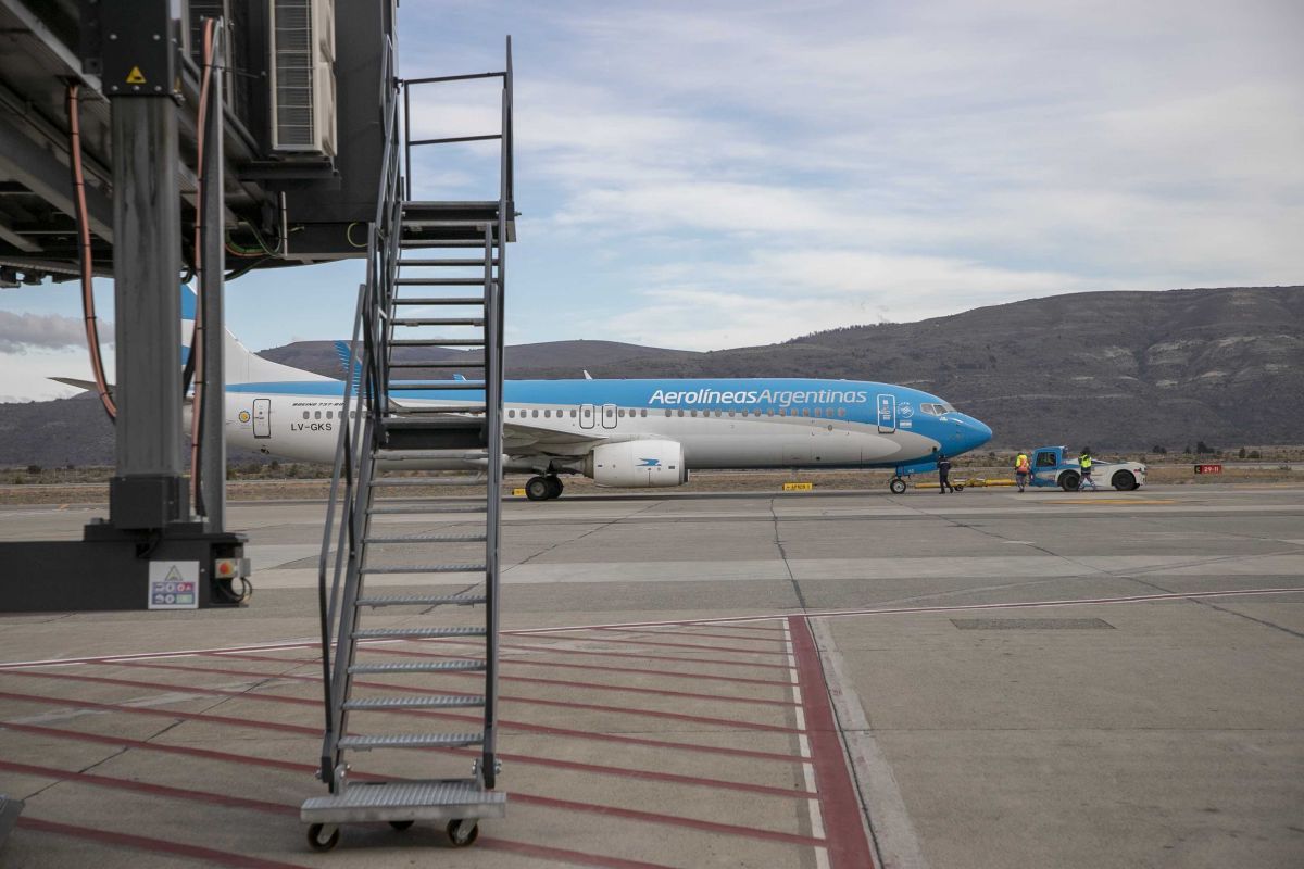 Histórico: Bariloche tendrá conexión aérea regular directa con Montevideo