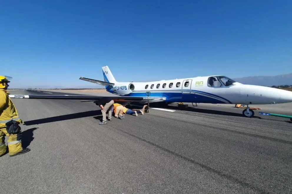 "Un error humano", se difundió la razón del desperfecto del avión que bloqueó al aeropuerto en Salta