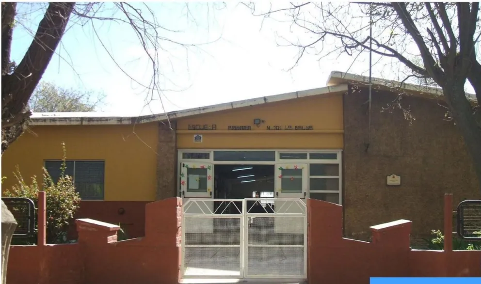 Educación firmó los contratos para iniciar obras escolares en Roca y Cipolletti