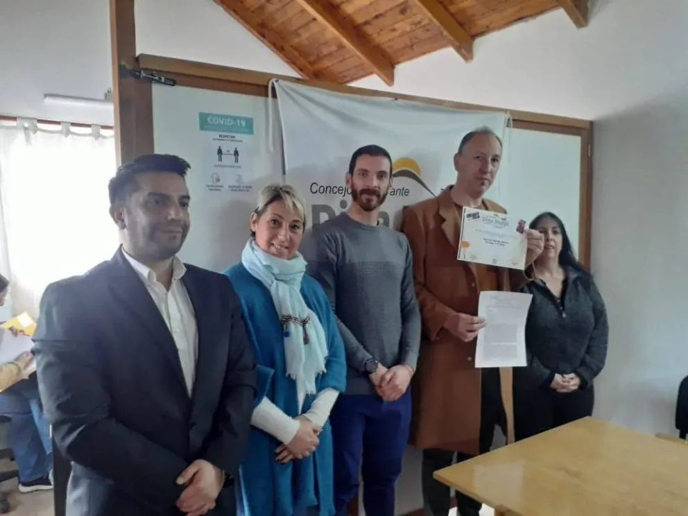 El mago Tony Aranz fue reconocido por el Concejo Deliberante de Dina Huapi