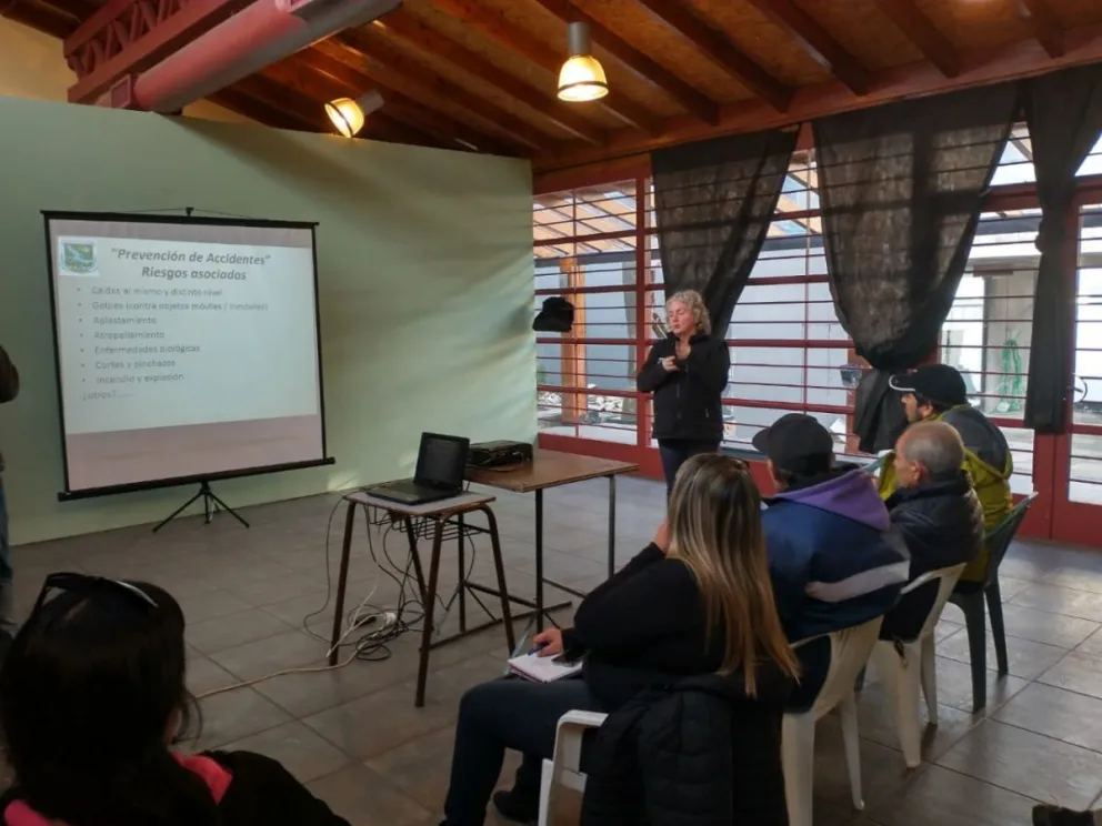 El Municipio capacita al personal del Vertedero en seguridad e higiene