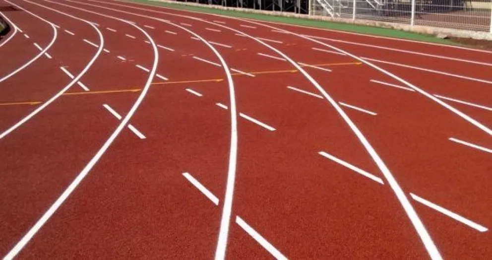 La pista sintética de atletismo en Viedma