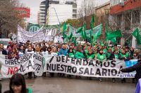 Más de 5.000 personas se sumaron a una masiva marcha del Frente Sindical por las calles de Roca