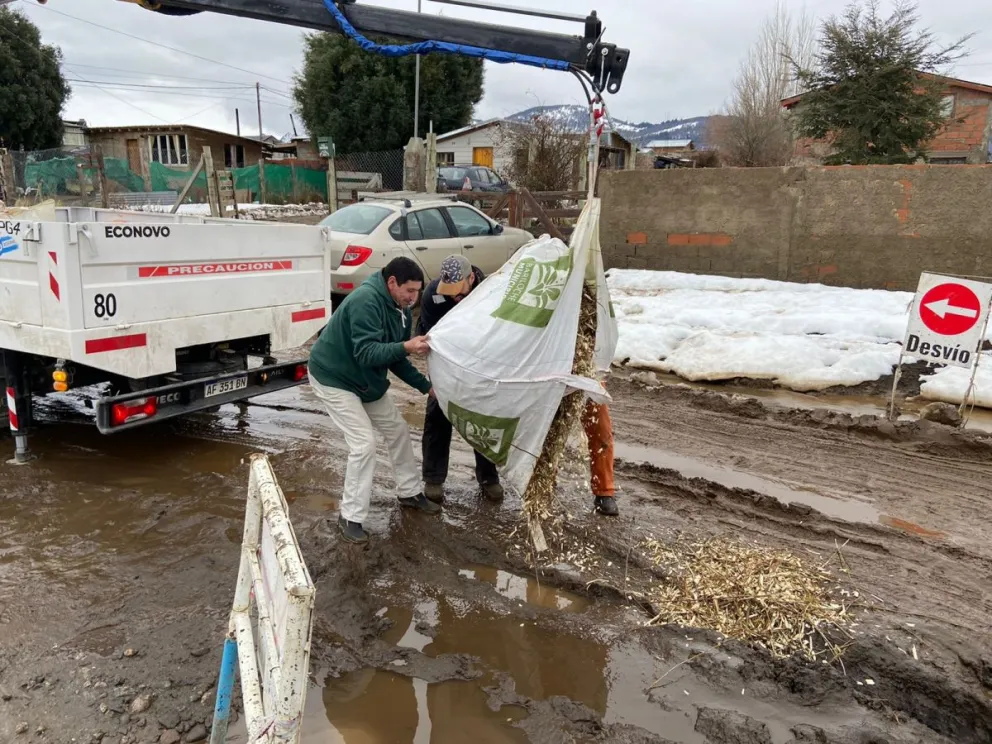 Vecinos de un barrio del Alto se organizan y arrojan chipeo para mejorar las calles