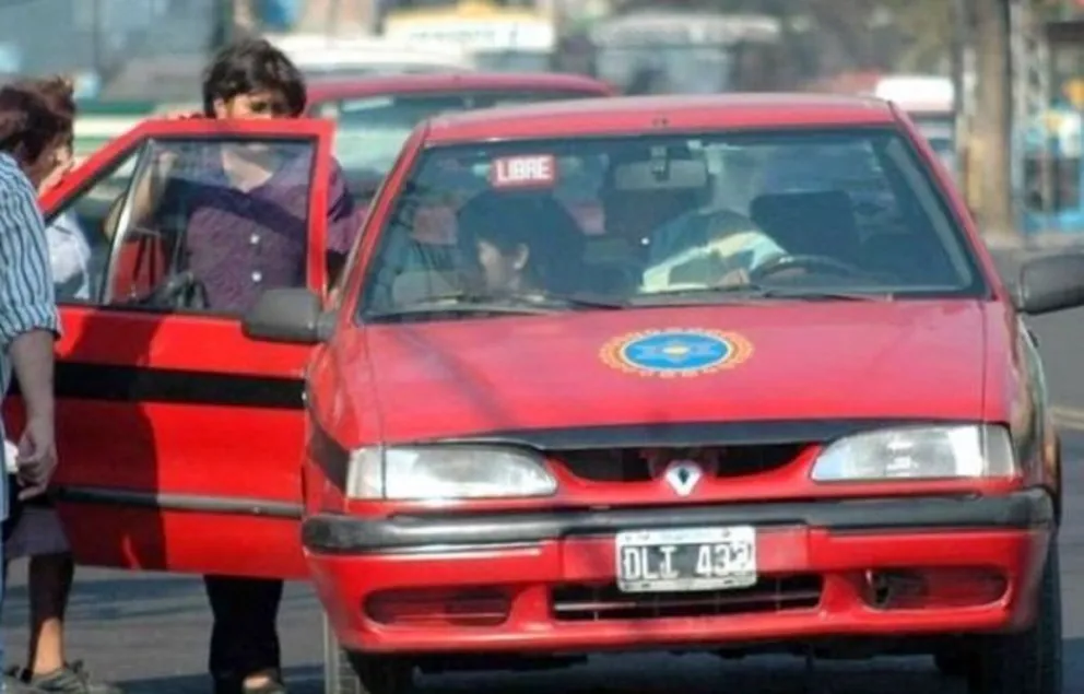 Foto: Taxis. Fuente: Twitter