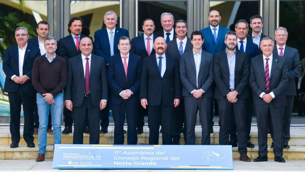 El presidente y la vicepresidenta accedieron a este encuentro, que se realizará el próximo miércoles 28 de julio, y en el que participarán 18 mandatarios provinciales del oficialismo