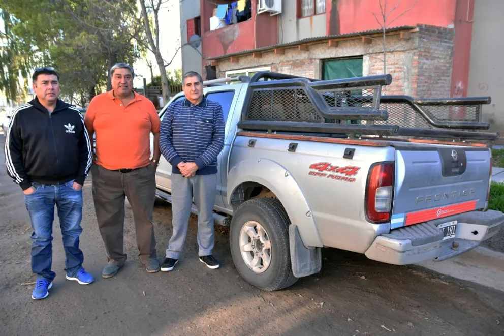 Los cazadores de jabalíes organizan un piquete para seguir usando perros