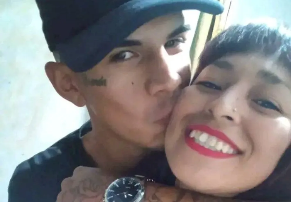 "Tiró machetazos a matar y junto a su mujer miraron cómo estaba agonizando mi hijo”