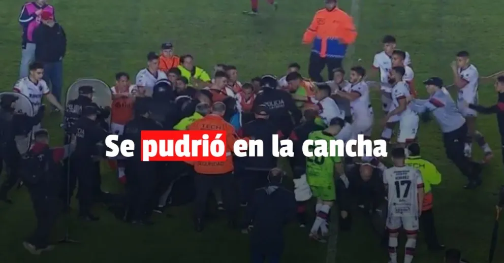 Escándalo y golpes entre jugadores durante un partido de fútbol