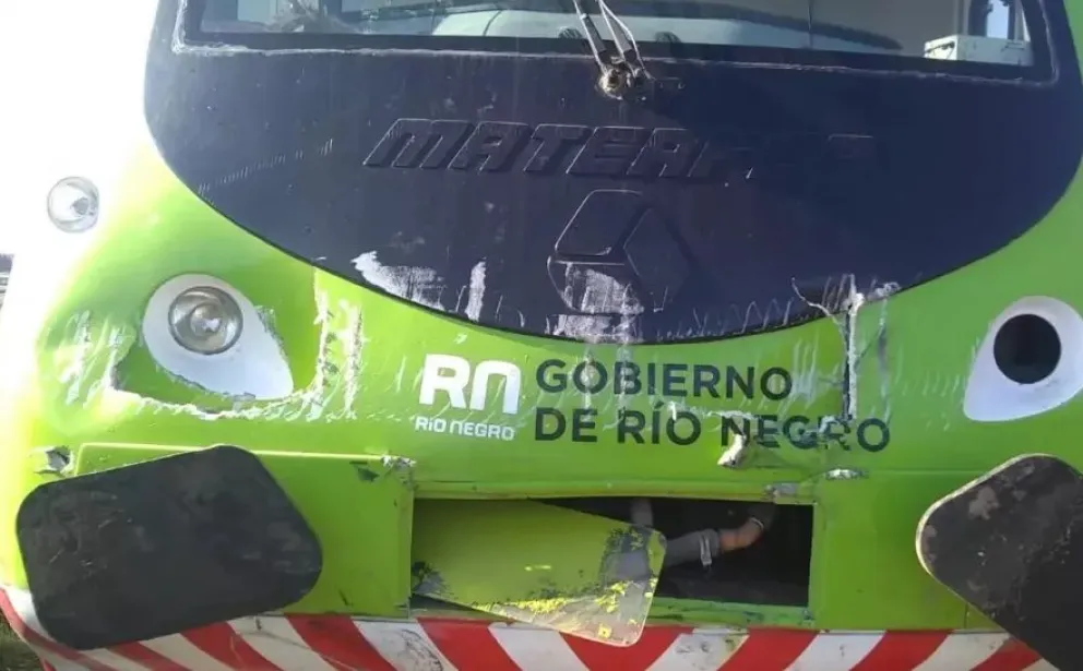 Un camión chocó contra el Tren Patagónico cuando hacía pruebas