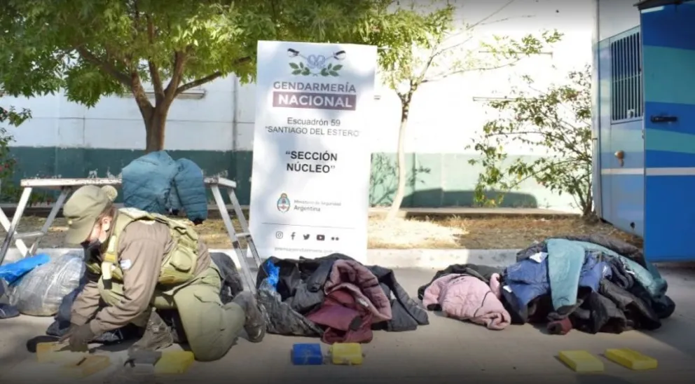 Efectivos de Gendarmería encontraron 12 kilos de cocaína en un colectivo de larga distancia