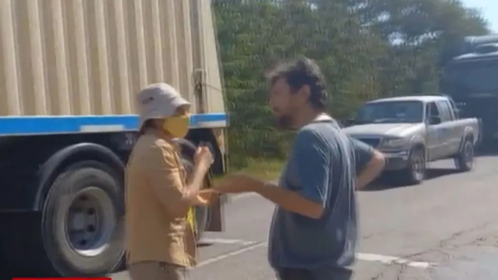 |VIDEO| Grabois maltrató a una salteña que quiso pasar por un corte de ruta