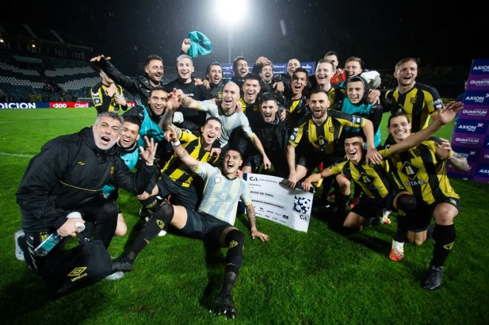 Deportivo Madryn dio el golpe en la Copa Argentina y eliminó a Tigre