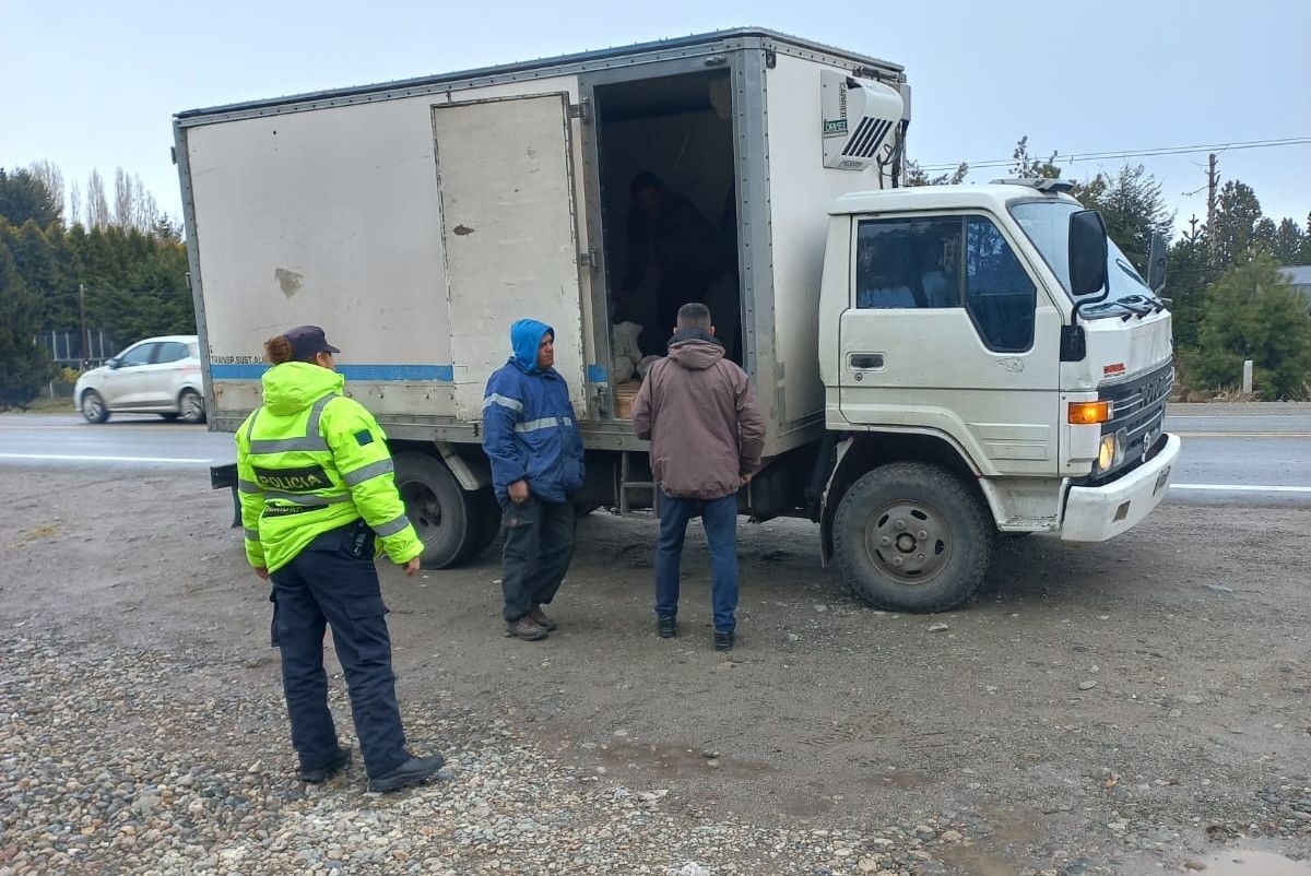 Cuerpo de Seguridad Vial decomisó alimentos transportados irregularmente