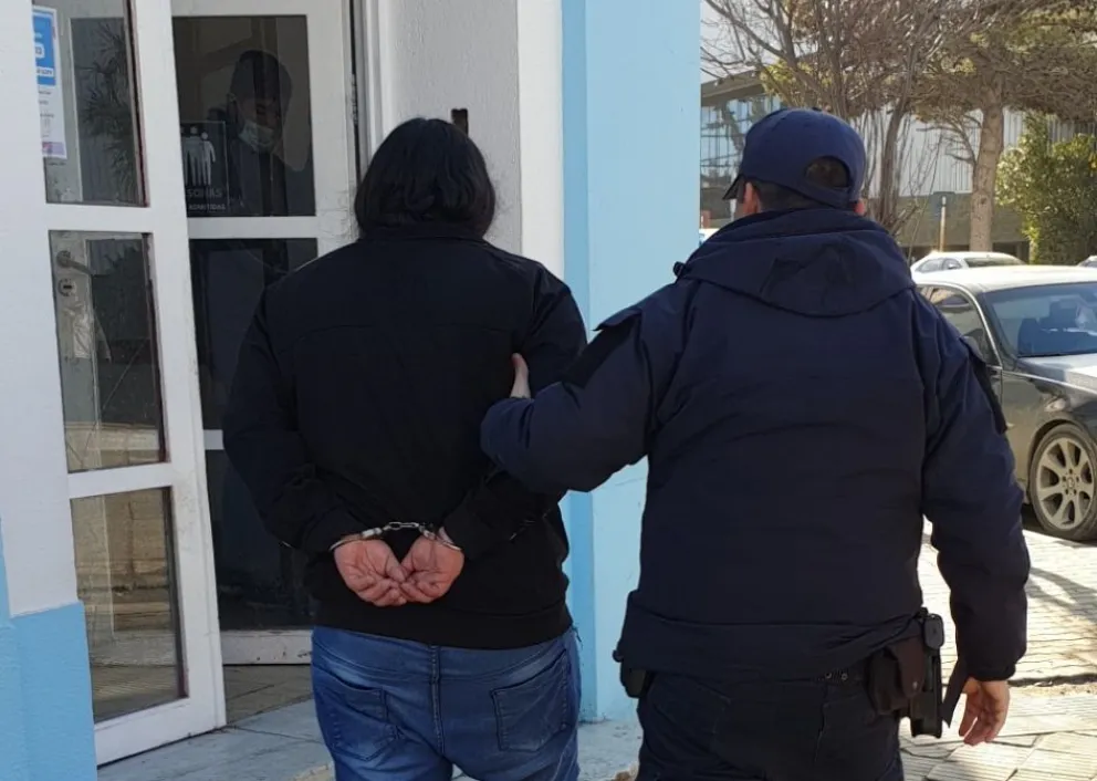 Caminaba por el centro, lo identificó la policía y terminó preso por captura recomendada
