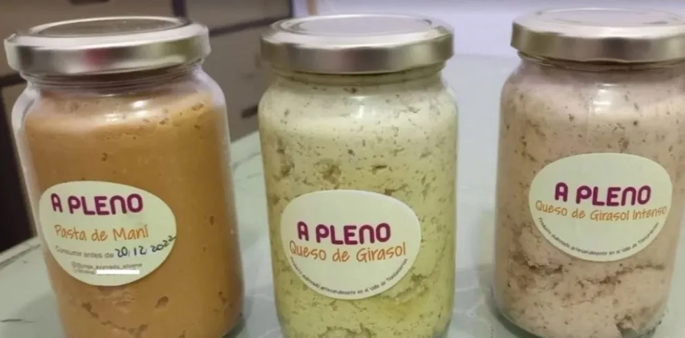 Sospecha de botulismo: la Anmat alerta sobre consumo de productos de una marca de queso de girasol y pasta de maní