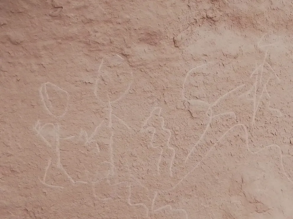 La Rioja: buscan al hombre que vandalizó Patrimonio Mundial en el Parque Nacional Talampaya