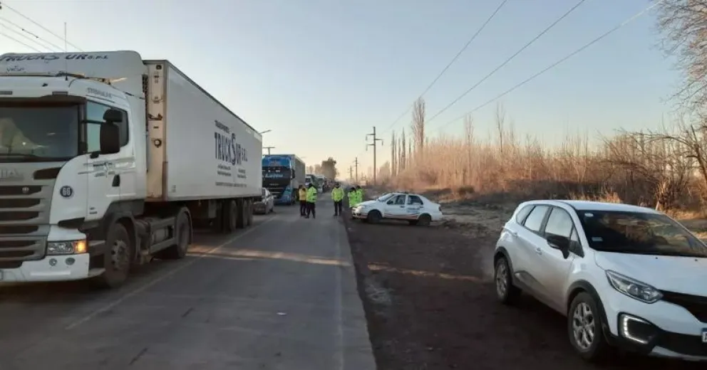 Un intendente salió a cortar la ruta por la falta de obras
