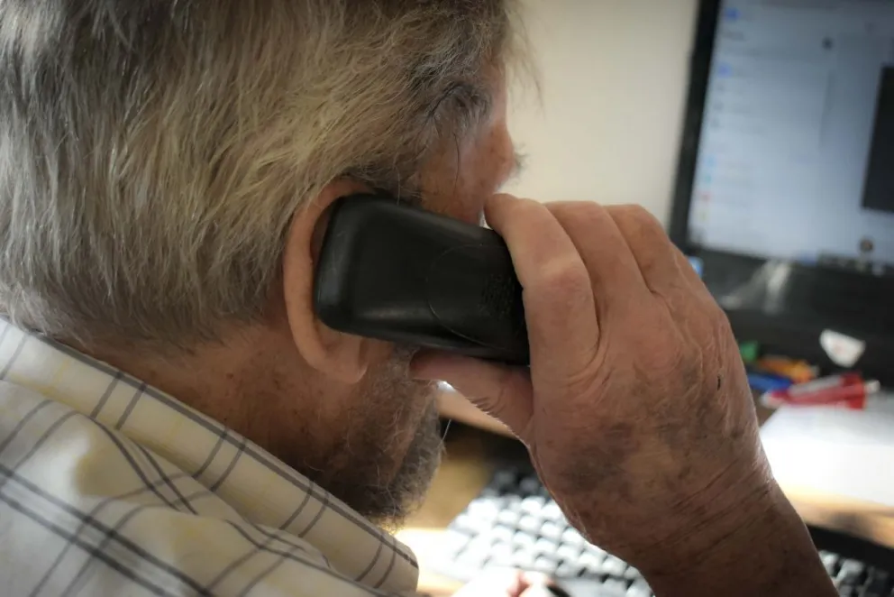 Un jubilado compró un repuesto para su vehículo por redes sociales y lo estafaron